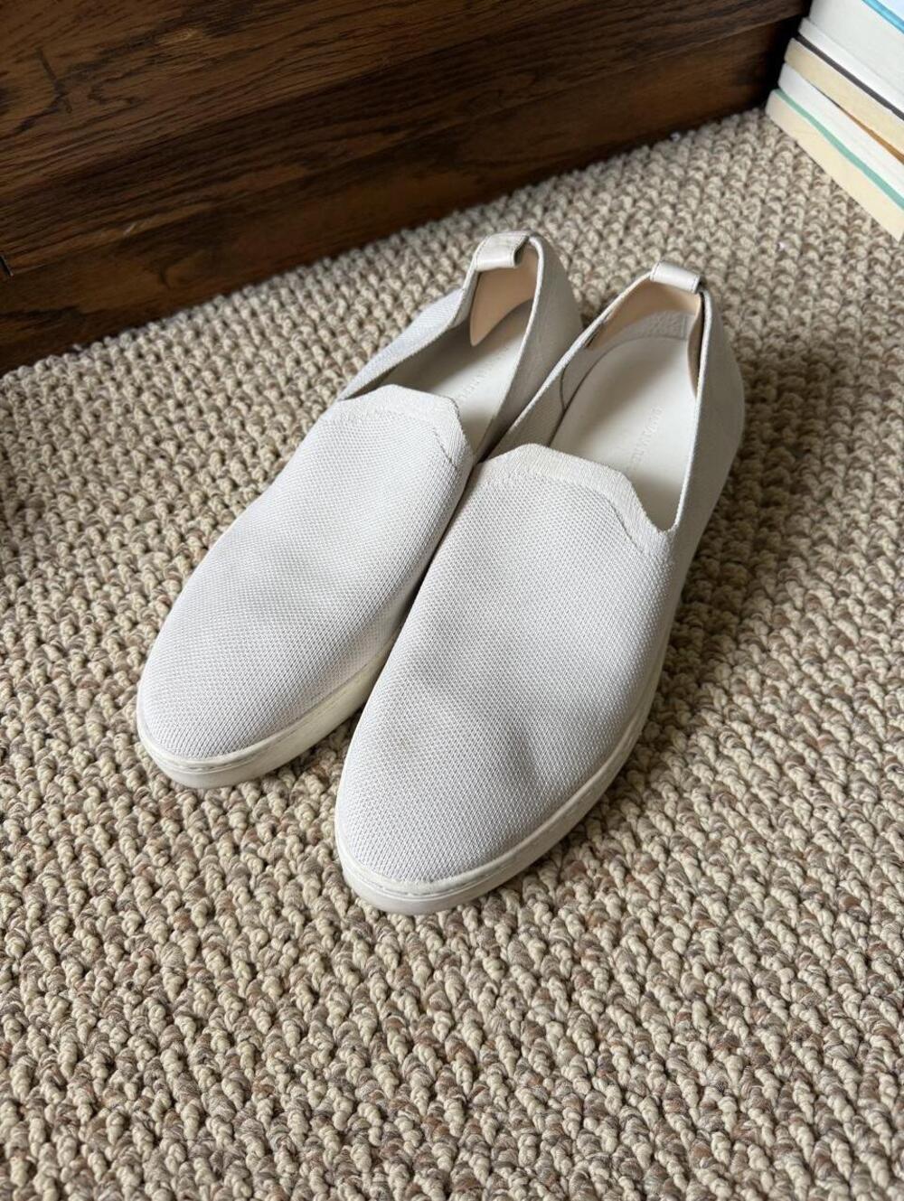 White Banana Republic slip-on sneakers with textured fabric